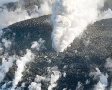 Cảnh báo núi lửa phun trào ở tây nam Nhật Bản