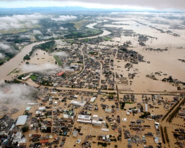 Hình ảnh lũ lụt khủng khiếp xảy ra ở Nhật Bản