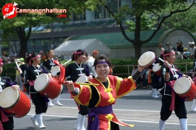 Đội múa trống truyền thống của Nhật tại lễ hội Kobe Matsuri