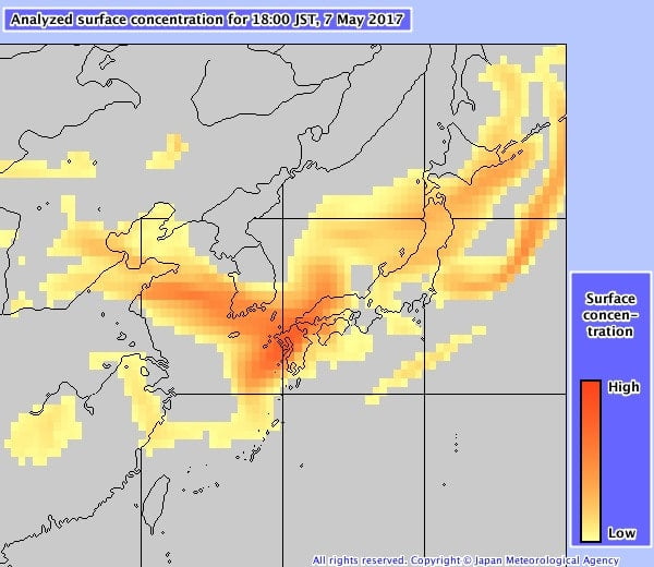 Mức độ bụi cát tích tụ trên bề mặt (0-1 km) tại các vùng ở Nhật Bản lúc 18h ngày 7/5, màu càng đậm thì mức độ càng cao. Đồ họa: Cơ quan Khí tượng Nhật Bản.