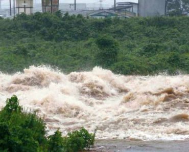 Nhật Bản giữ nguyên lệnh sơ tán hơn 1 triệu người do mưa lớn