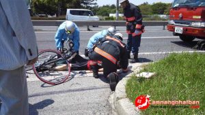 Nhật Bản:1 du học sinh Việt đi xe đạp bị 2 ô tô đâm liên tiếp