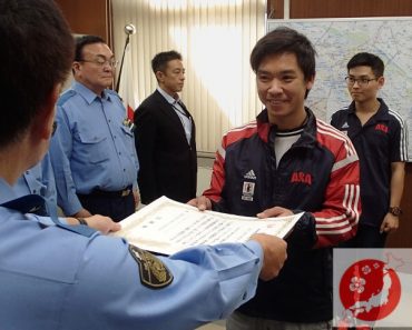 2 du học sinh Việt Nam được cảnh sát Nhật khen thưởng vì hành động dũng cảm bắt trộm
