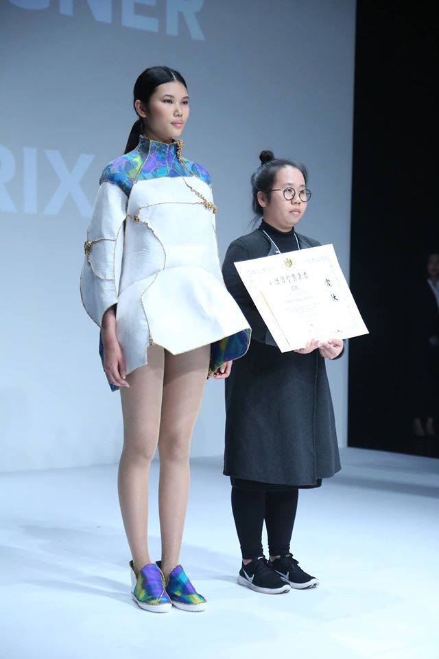 Bộ trang phục mang ý tưởng “vẻ đẹp của sự bất toàn” đã giúp cô gái Việt chiến thắng cuộc thi thiết kế thời trang “đình đám” đất Nhật