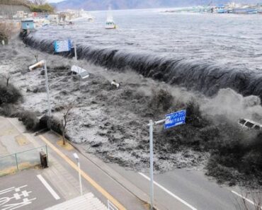 Cảnh báo sóng thần, người dân nhiều tỉnh ven biển của Nhật Bản phải sơ tán