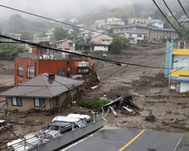 Lở đất kinh hoàng ở Nhật Bản, khẩn trương tìm cứu 20 người mất tích