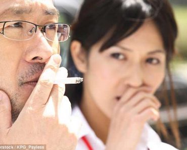 Nhật Bản cấm đi thang máy sau khi hút thuốc